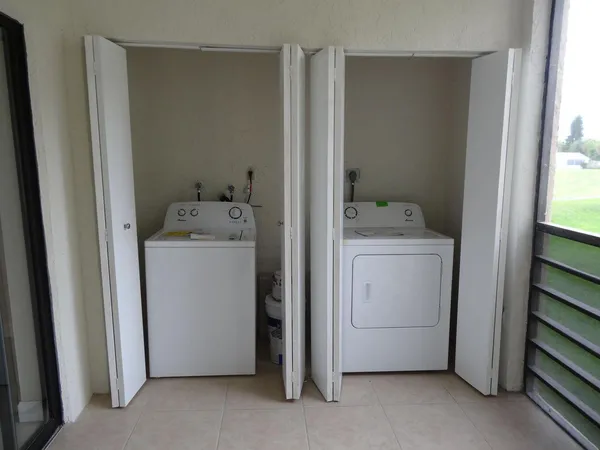 $1,699 | 9235 Southwest 8th Street, Unit 210, Boca Raton, FL 33428