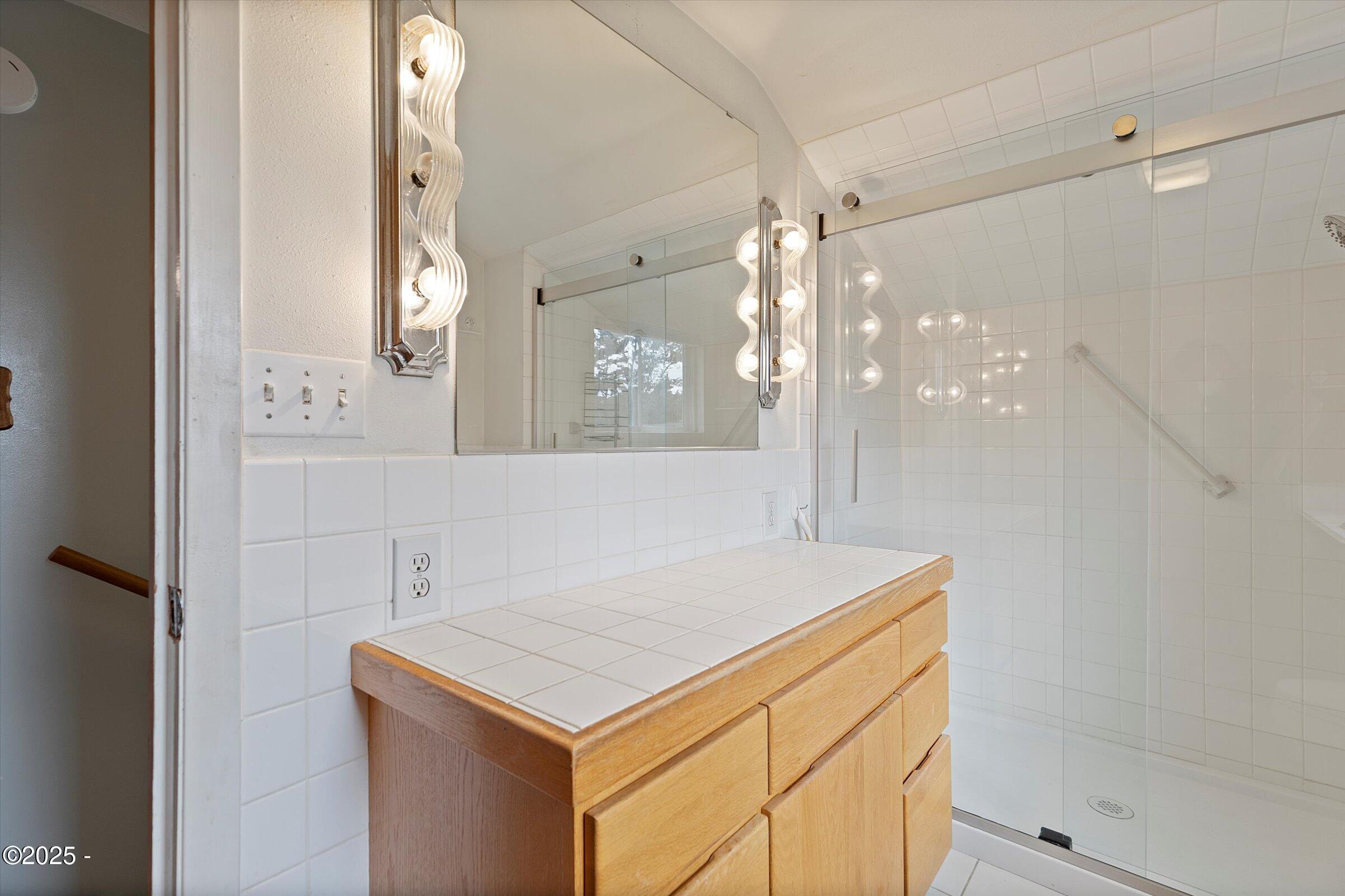 5825 Roma Avenue Cloverdale, OR 97112 - Photo 21 of 40 19-IMG_0780