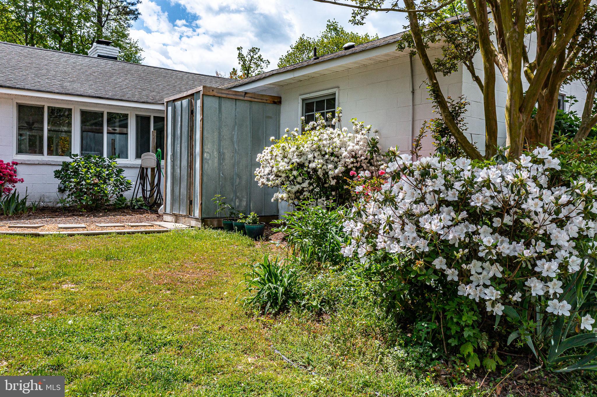 239 Lane Road Reedville, VA 22539 - Photo 42 of 61 front view of house with a yard