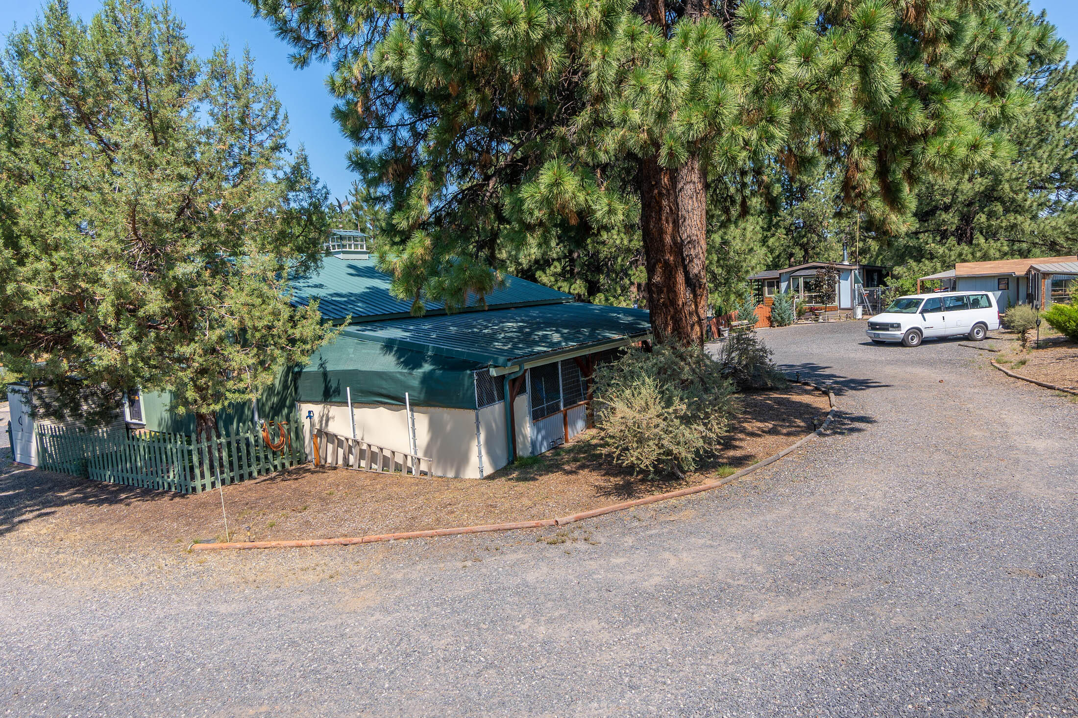 59860 Cheyenne Road Bend, OR 97702 - Photo 33 of 39 62