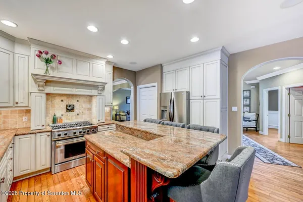 $814,900 | 20 Misty Lane, Clarks Summit, PA 18411