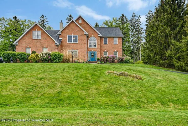 $814,900 | 20 Misty Lane, Clarks Summit, PA 18411