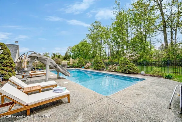 $814,900 | 20 Misty Lane, Clarks Summit, PA 18411