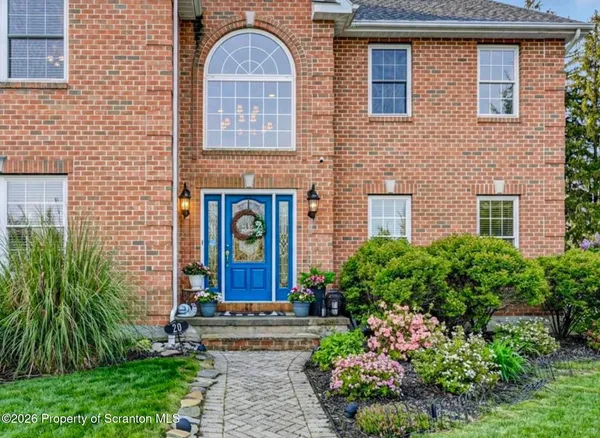 $814,900 | 20 Misty Lane, Clarks Summit, PA 18411