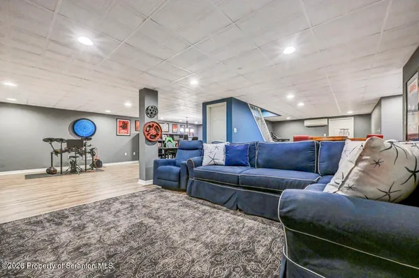 $814,900 | 20 Misty Lane, Clarks Summit, PA 18411