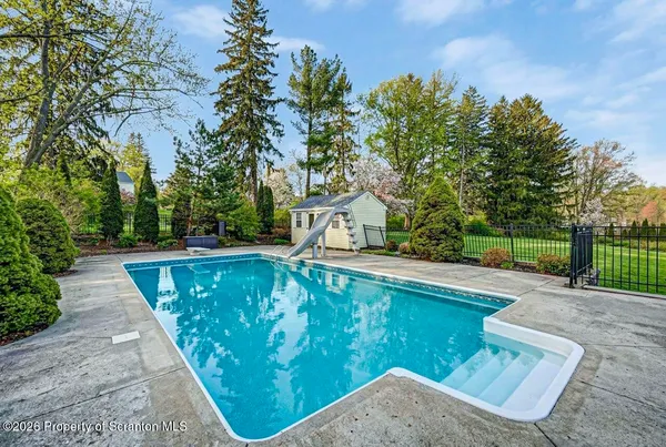 $814,900 | 20 Misty Lane, Clarks Summit, PA 18411