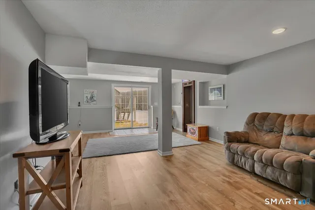 $684,900 | 1275 Mt Vernon Road, Southington, CT 06489