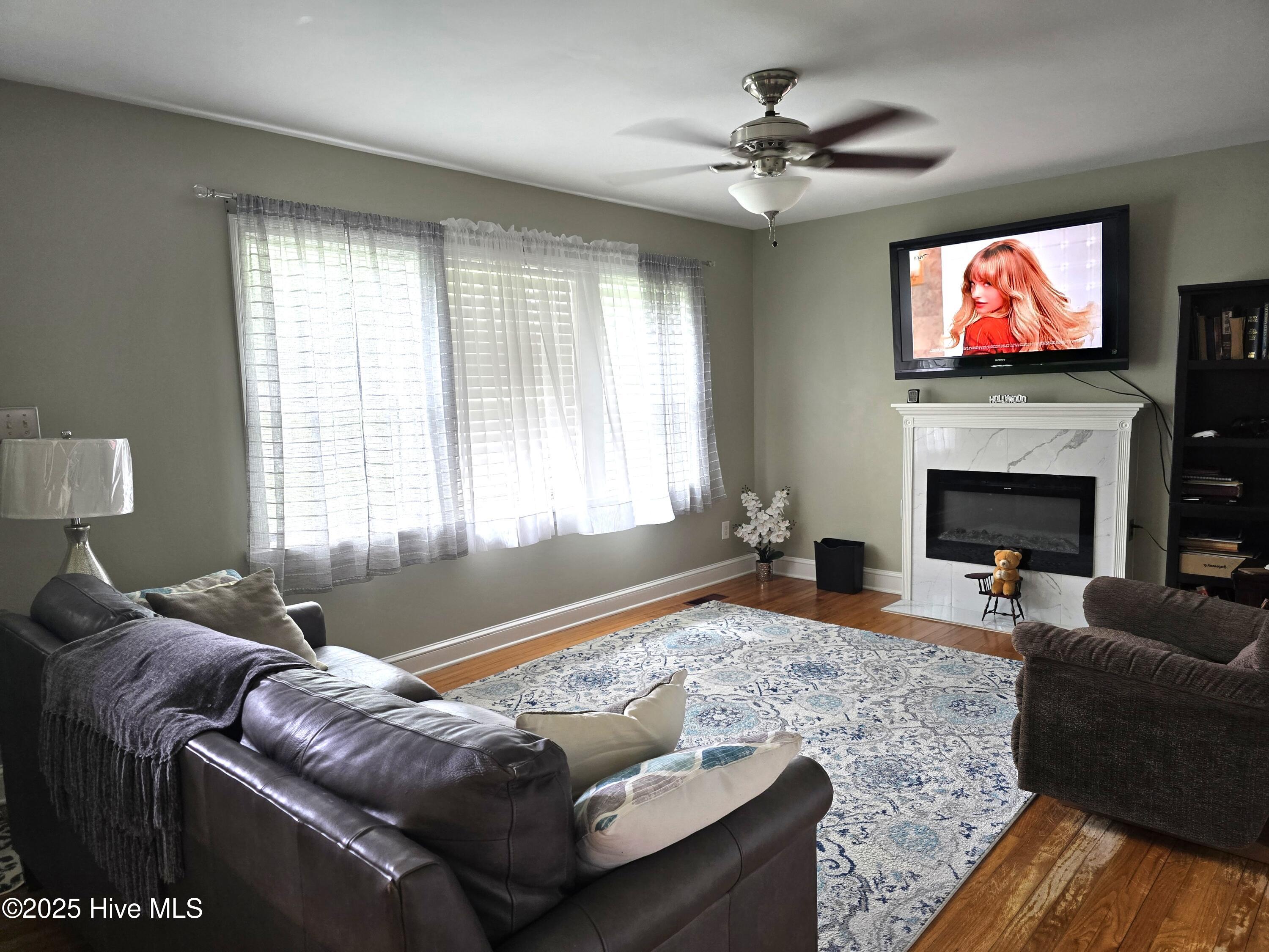 2900 Amherst Road Rocky Mount, NC 27804 - Photo 5 of 14 Living Room