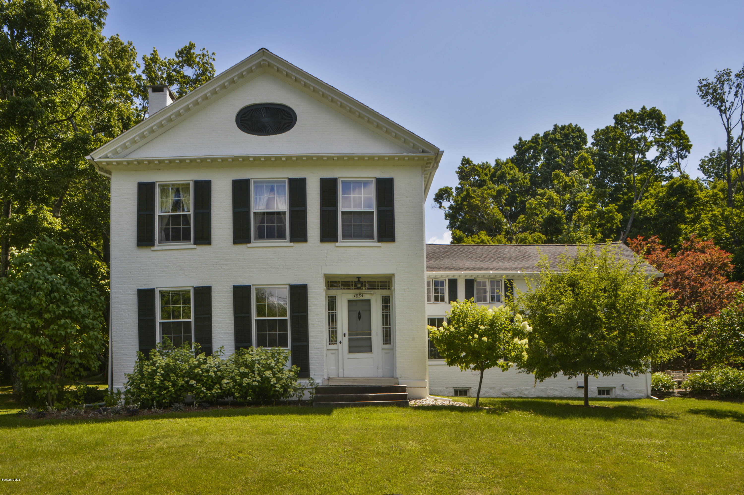 4 Willard Hill Road Stockbridge, MA 01266 - Photo 2 of 29 _DSC2257housefront