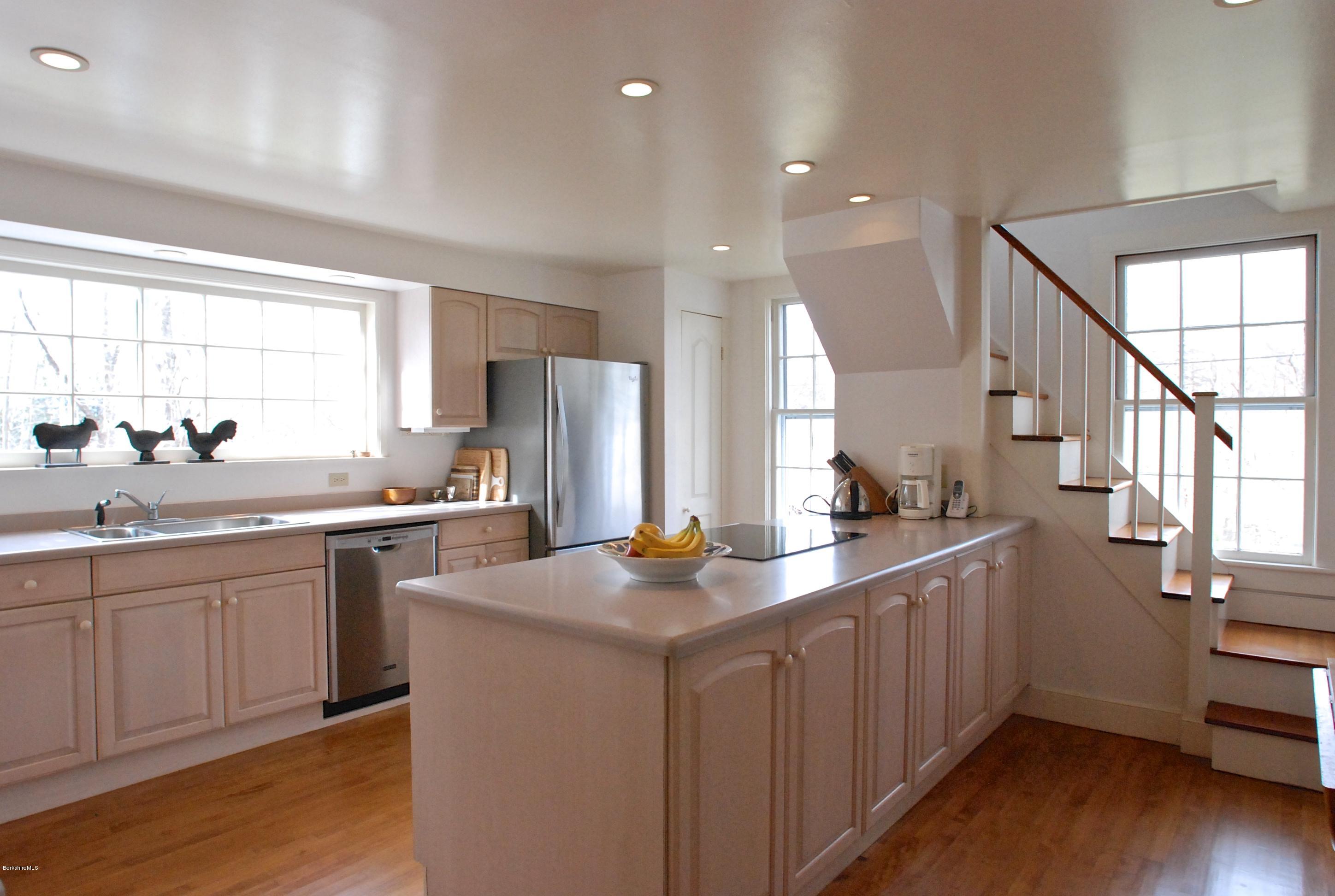 4 Willard Hill Road Stockbridge, MA 01266 - Photo 10 of 29 DSC_0051