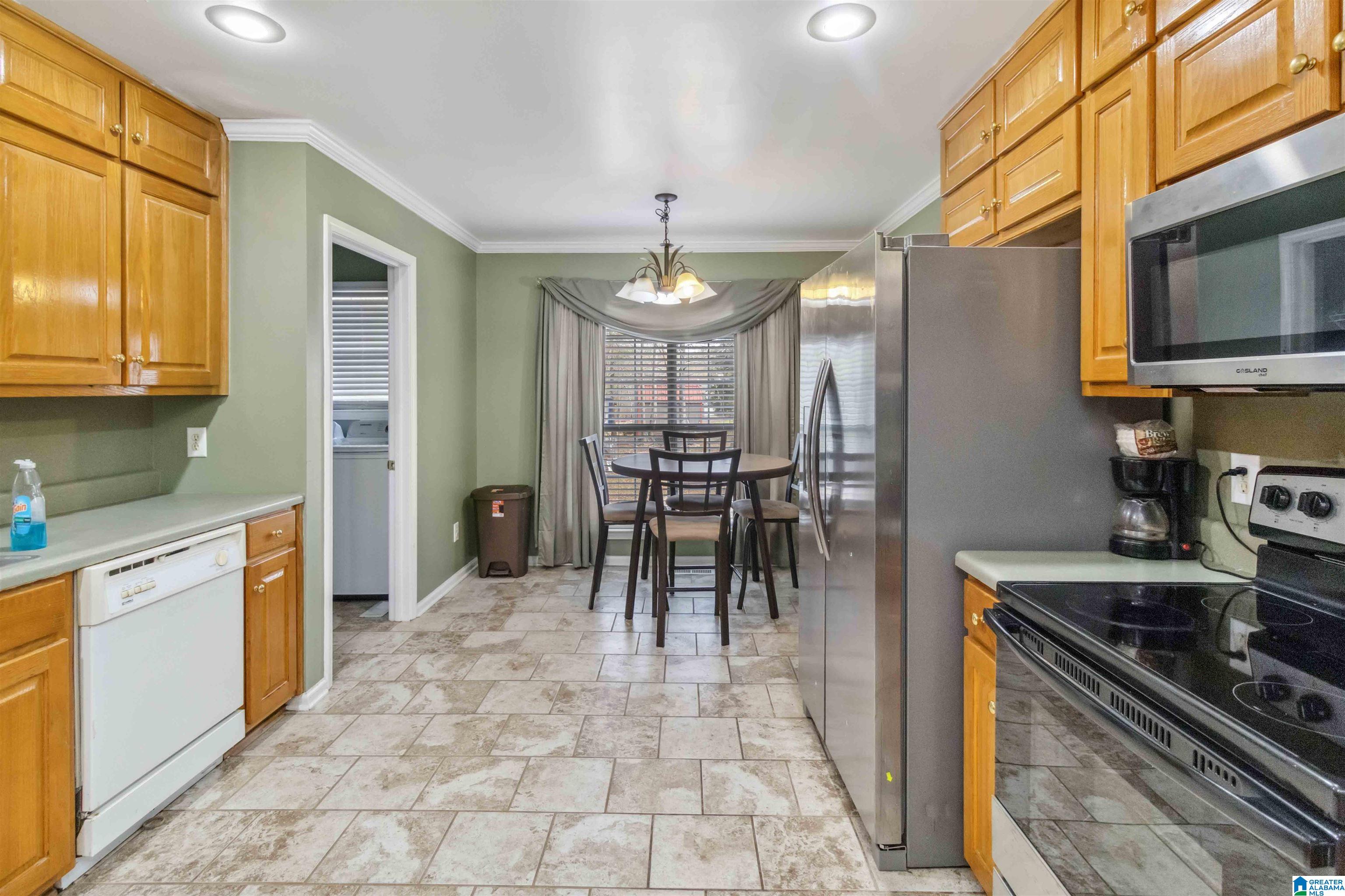 2004 Magnolia Road Leeds, AL 35094 - Photo 10 of 33 Gallery Image 10