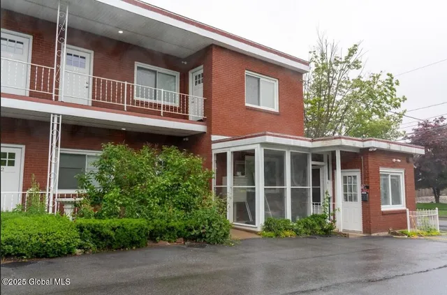 $1,450 | 195 South Broadway, Unit 7, Saratoga Springs, NY 12866