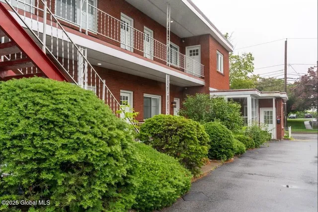 $1,450 | 195 South Broadway, Unit 7, Saratoga Springs, NY 12866