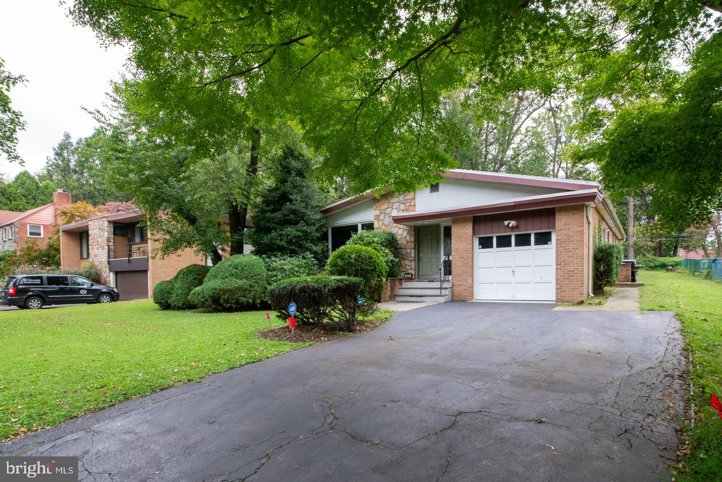 117 Kingston Road Cheltenham, PA 19012 - Photo 2 of 42