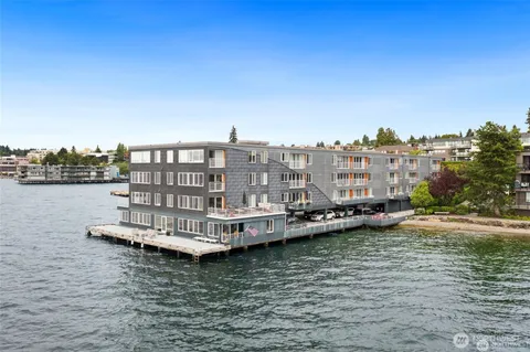 $624,998 | 733 Lake Street South, Unit 101, Kirkland, WA 98033