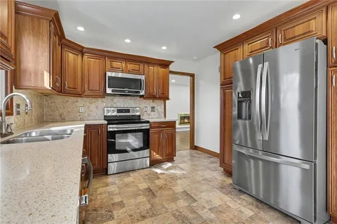 $274,950 | 2822 North 83rd Terrace, Kansas City, KS 66109