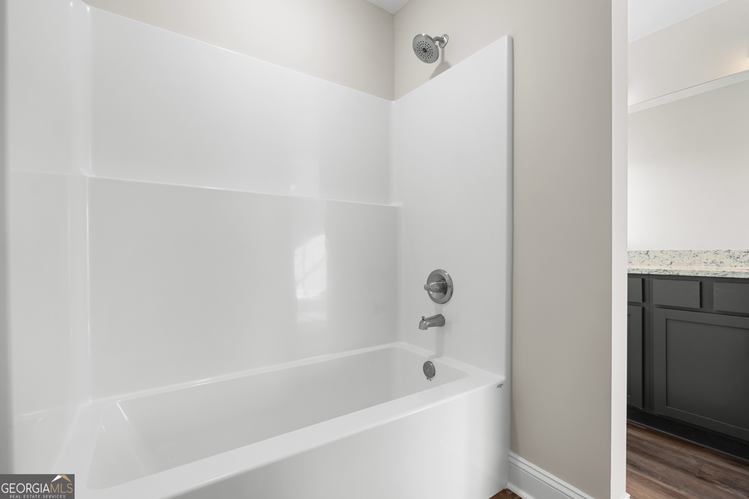 110 Enclave Court Statesboro, GA 30458 - Photo 9 of 16 a bathroom with a bathtub