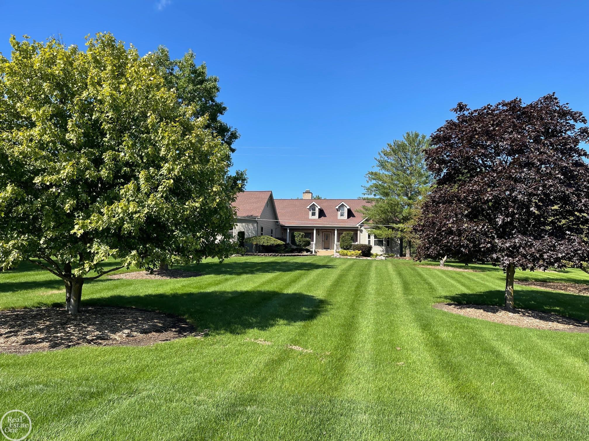 54465 Fairchild Road Macomb, MI 48042 - Photo 3 of 53 50120423-2.JPG