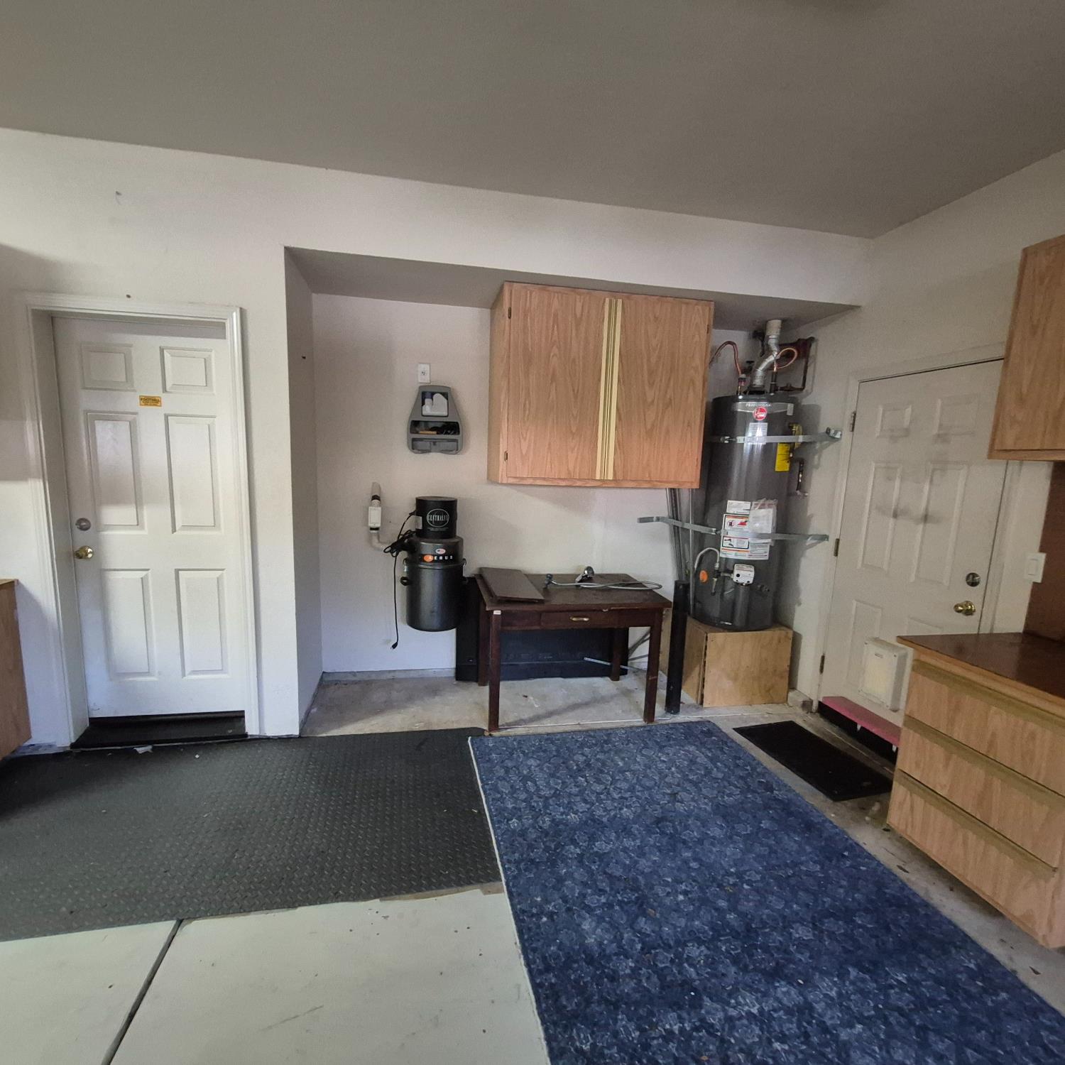 2604 Javan Lane Carmichael, CA 95608 - Photo 34 of 40 a living room with furniture and a table