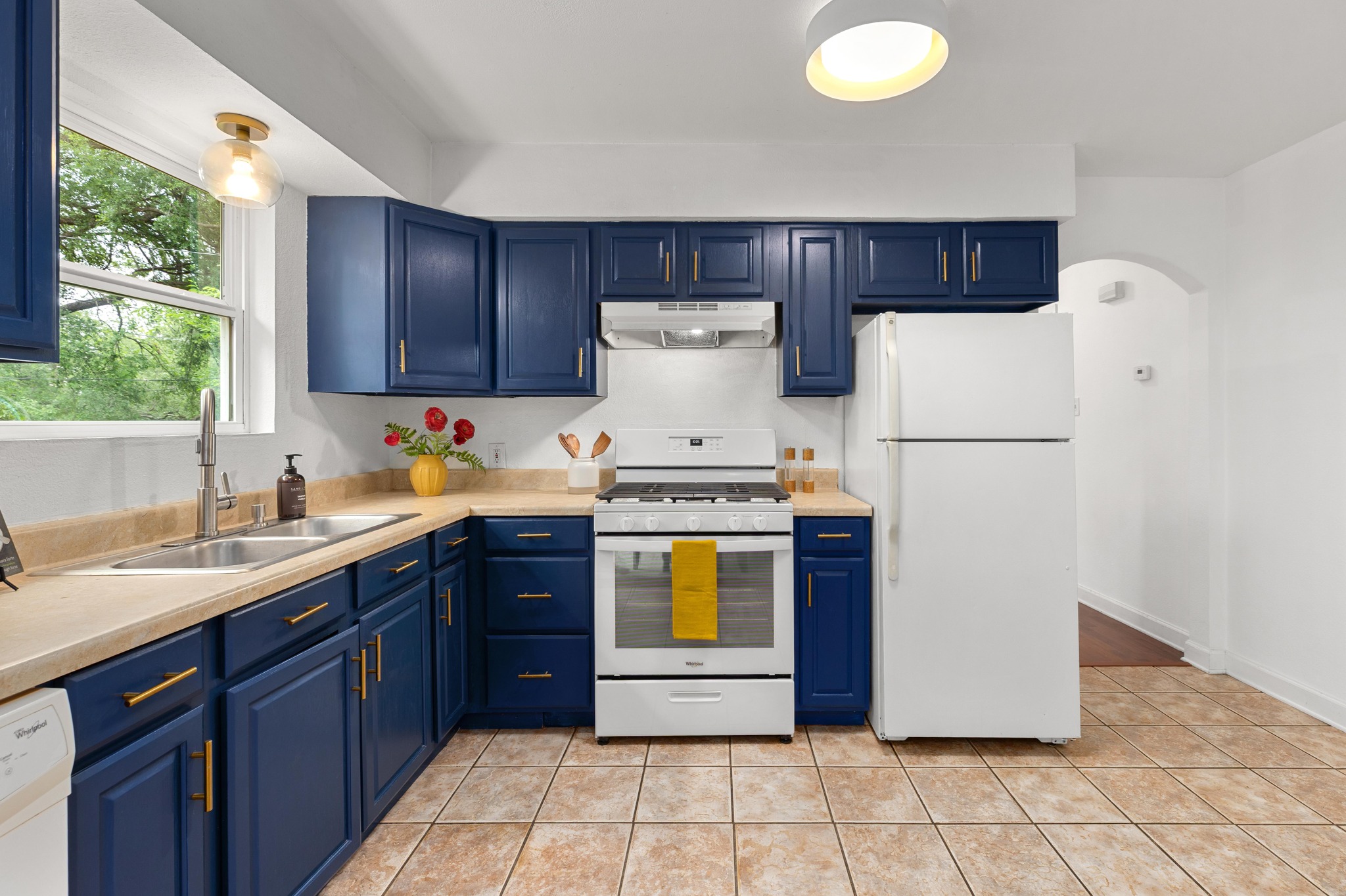 1813 Loreto Drive Austin, TX 78721 - Photo 8 of 28