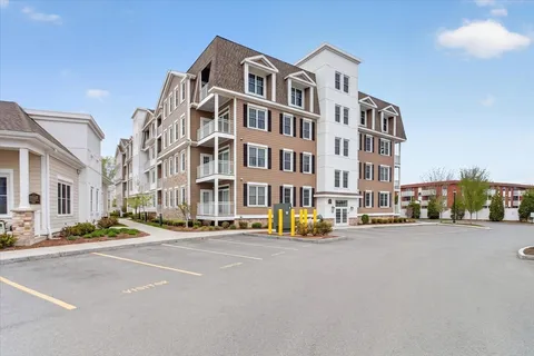 $3,200 | 320 Middlesex Avenue, Unit B203, Medford, MA 02155