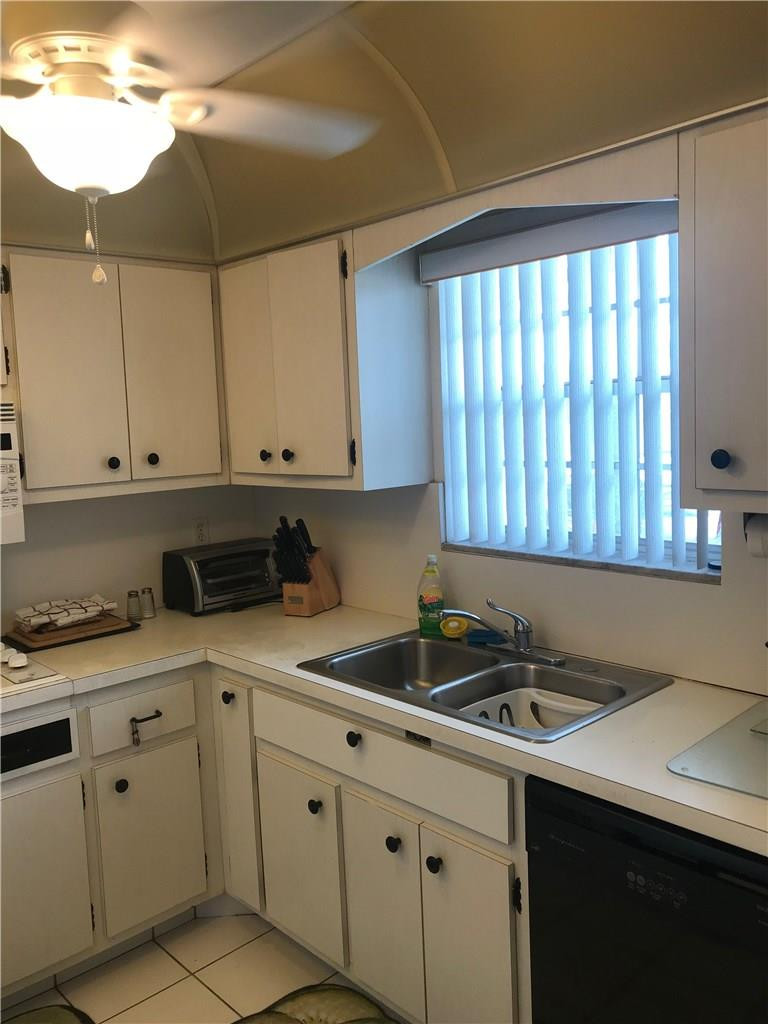 2160 Northeast 36th Street, Unit 35 Lighthouse Point, FL 33064 - Photo 4 of 47 Photo 4