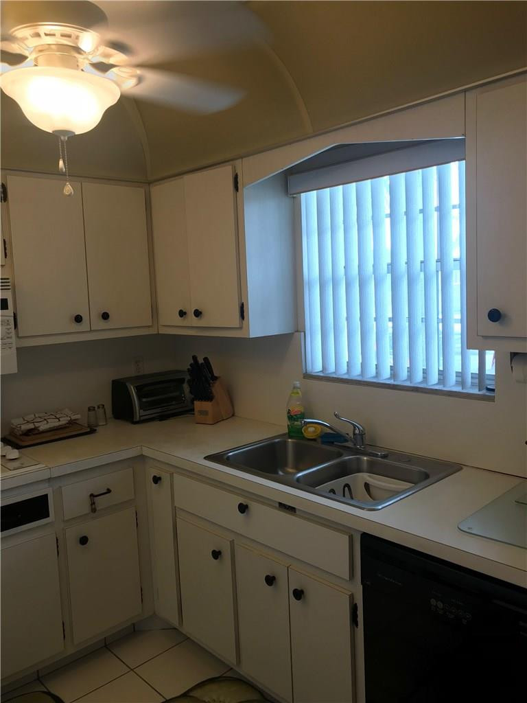 2160 Northeast 36th Street, Unit 35 Lighthouse Point, FL 33064 - Photo 5 of 47 Photo 5