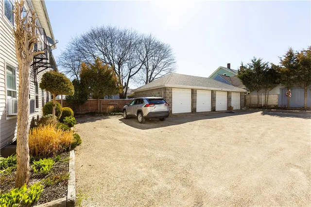 $1,200 | 42 Bentley Street, Unit 2, Woonsocket, RI 02895