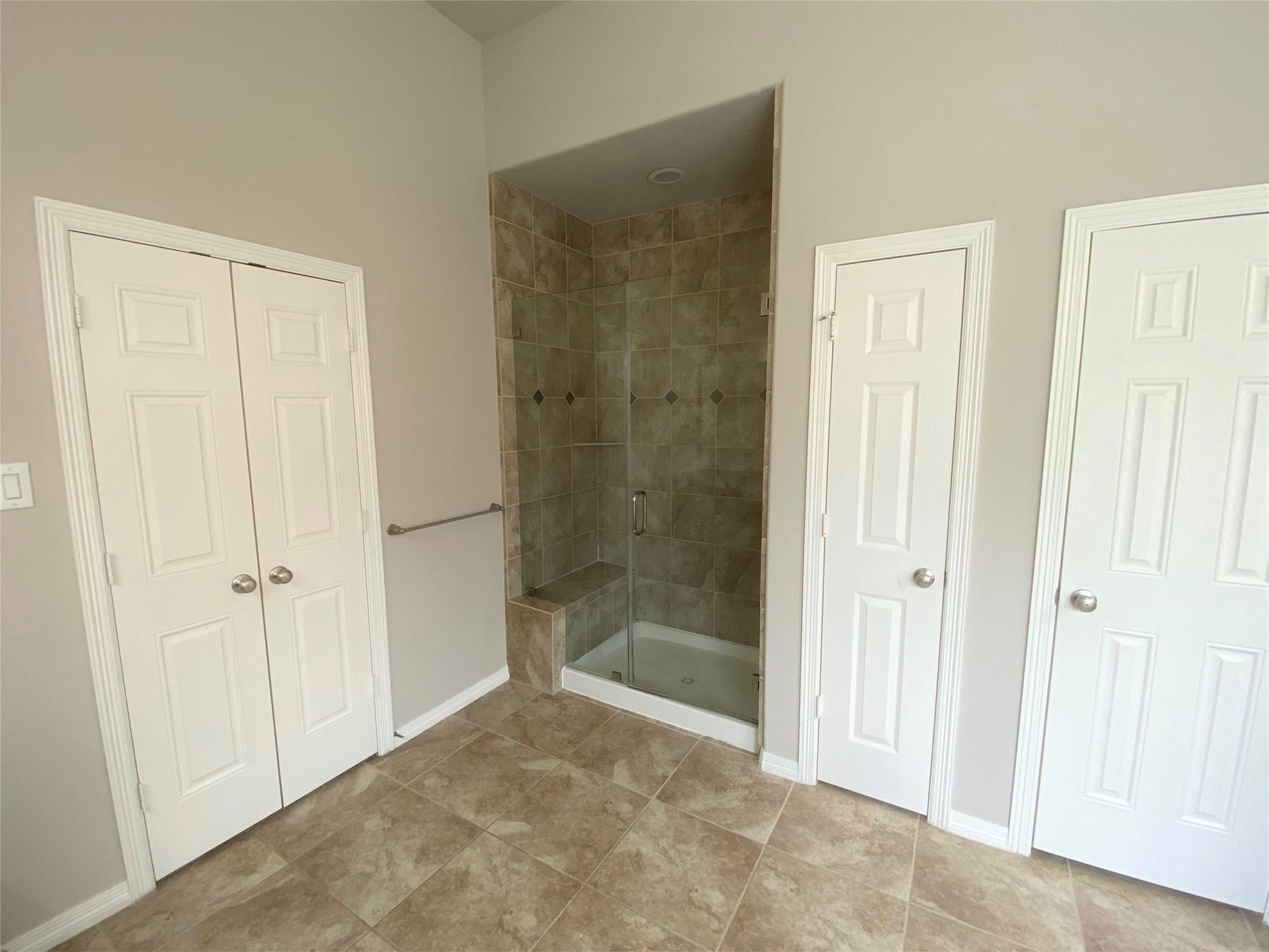 3002 Soutine Street Houston, TX 77021 - Photo 7 of 12 a bathroom with a shower