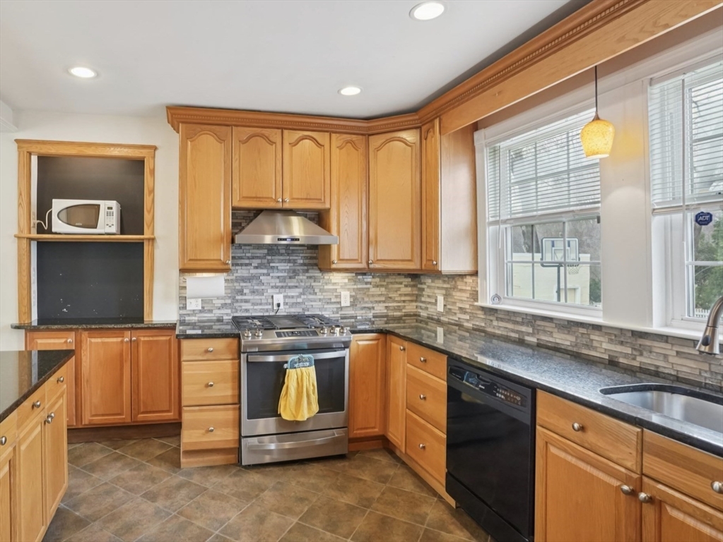 156 Lowell Street Lexington, MA 02420 - Photo 8 of 15