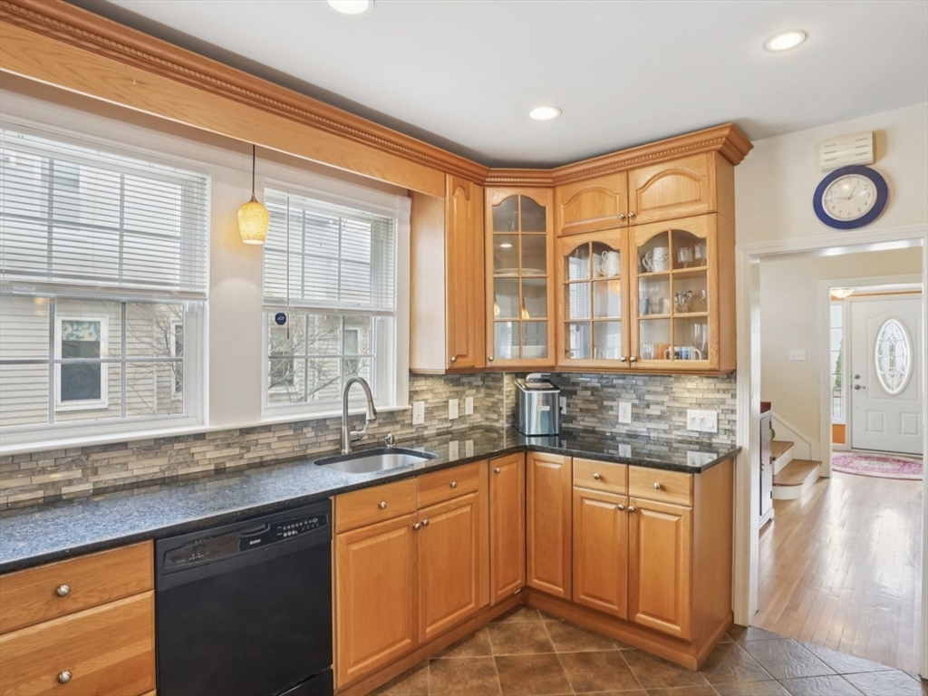 156 Lowell Street Lexington, MA 02420 - Photo 9 of 15