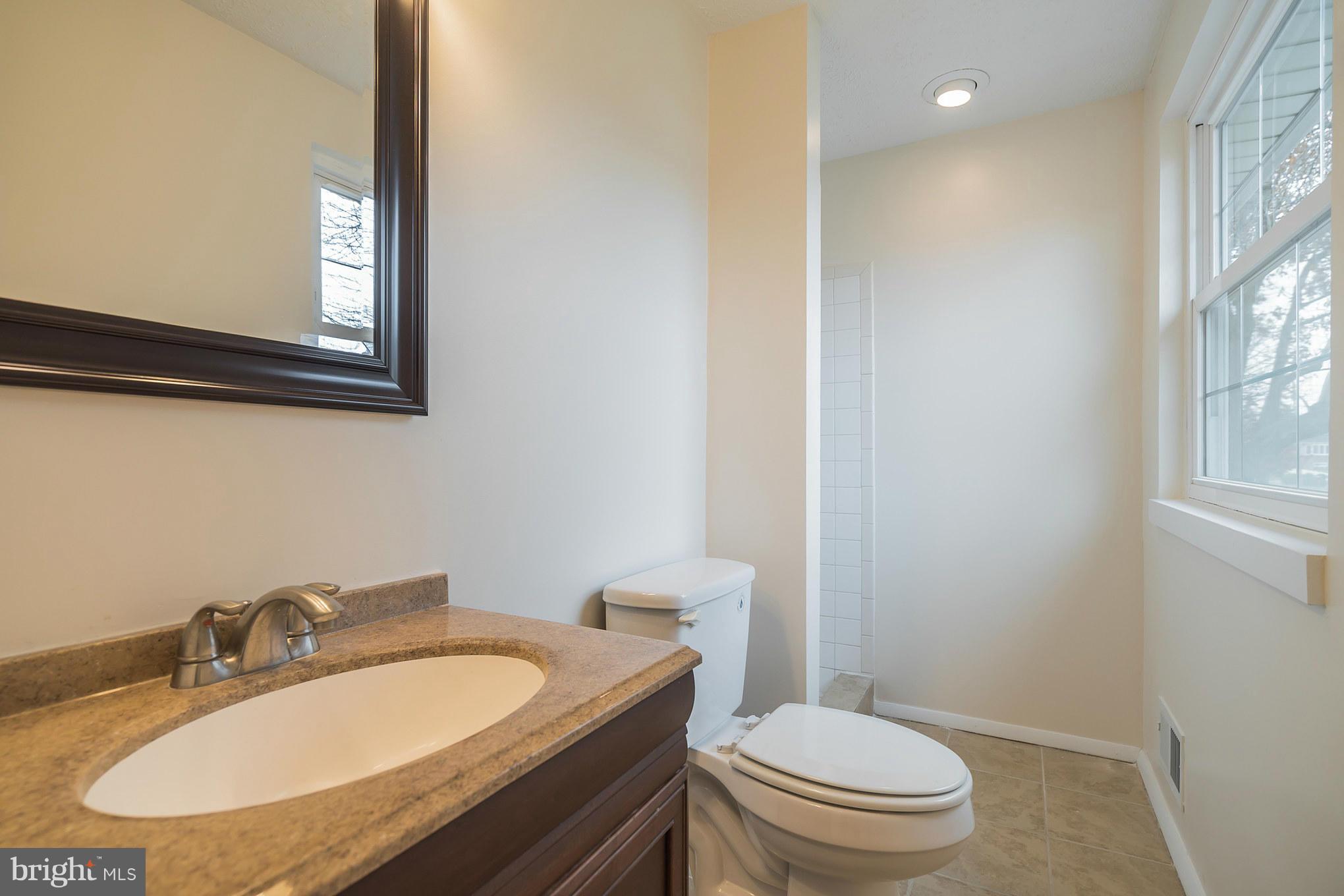 10410 Brandywine Road Clinton, MD 20735 - Photo 16 of 27 Bath (Master)