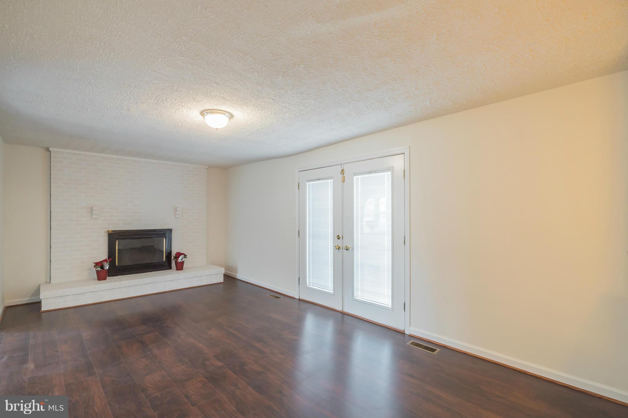 10410 Brandywine Road Clinton, MD 20735 - Photo 8 of 27 Family Room