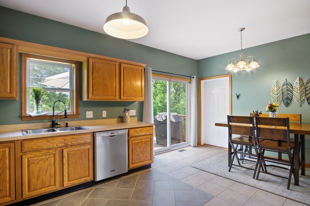 14 Arrowsic Street Worcester, MA 01606 - Photo 13 of 34 Gallery Image 13