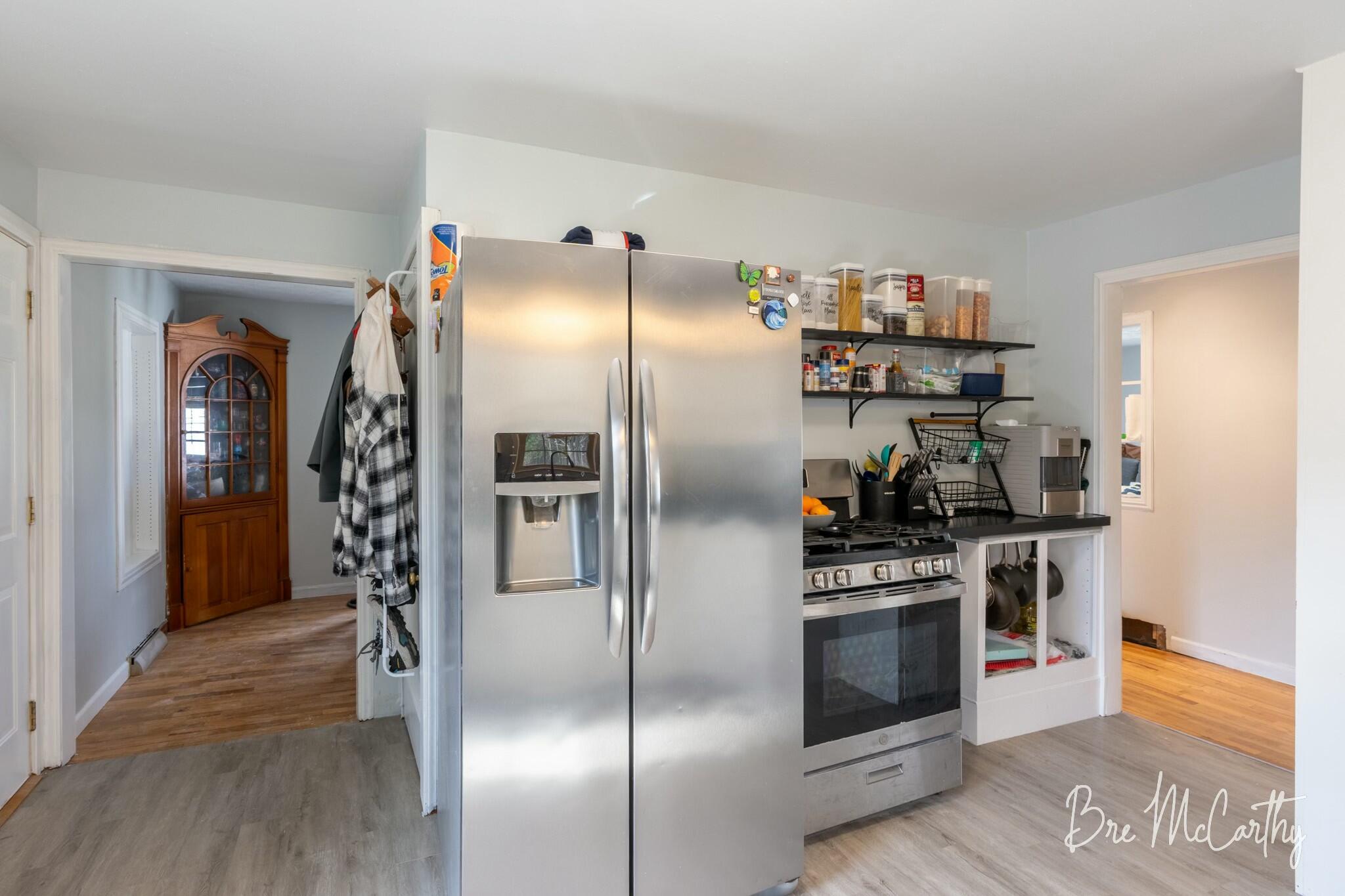 2556 Holton Road Muskegon, MI 49445 - Photo 8 of 33 Kitchen