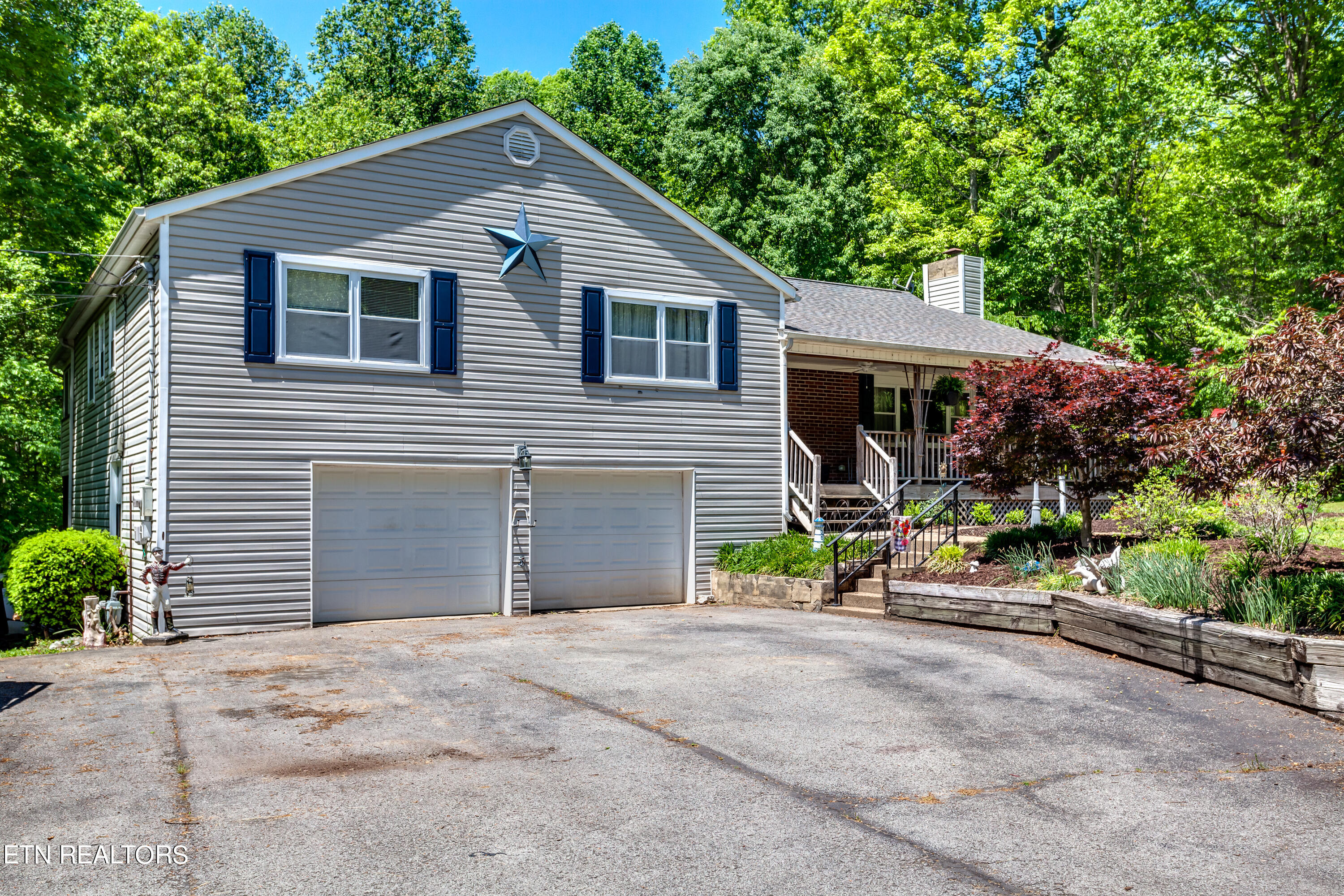 119 Reservoir Road Norris, TN 37828 - Photo 3 of 46 005240501-2-119ReservoirRdNorrisTN-SMALL