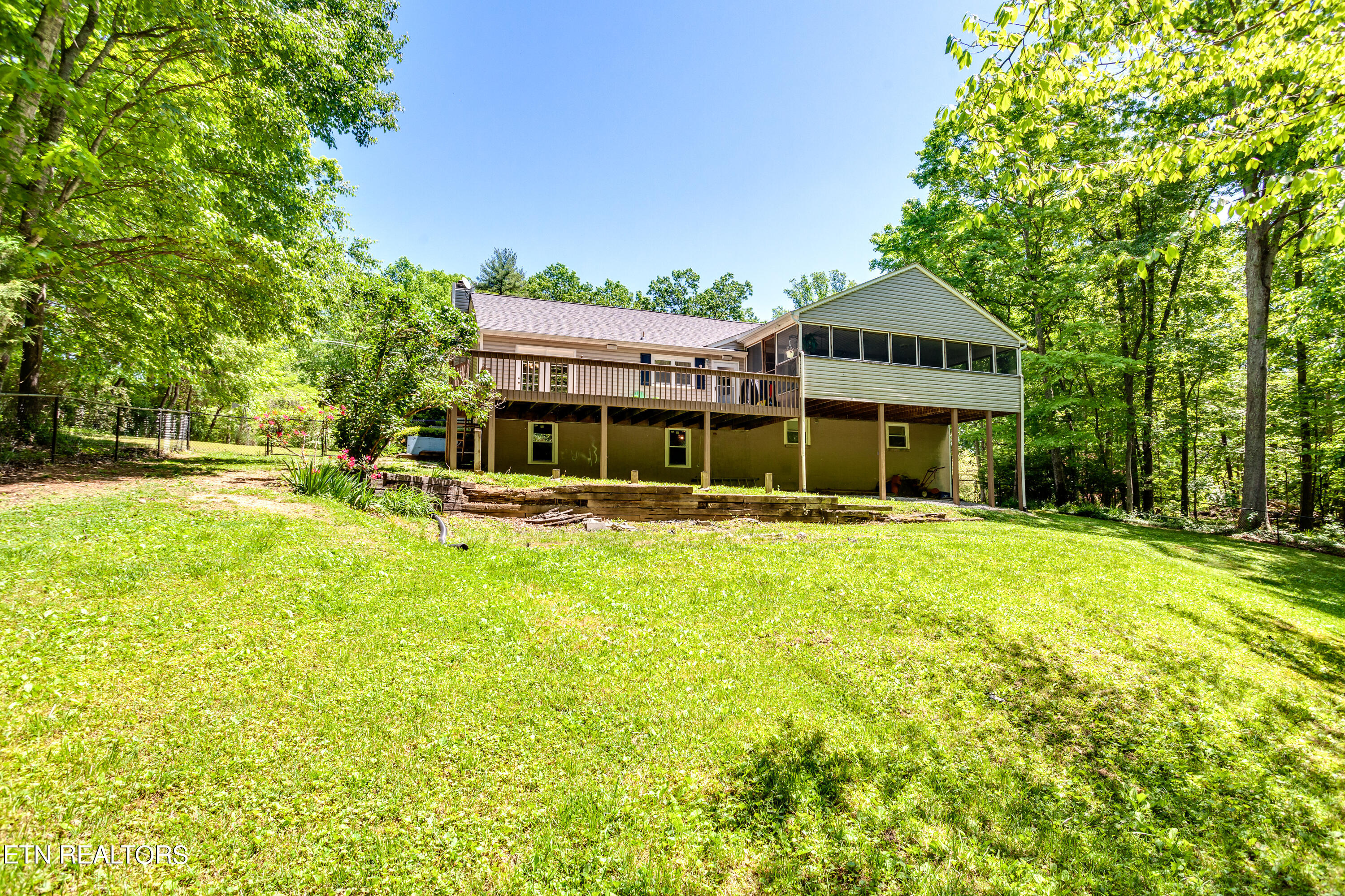 119 Reservoir Road Norris, TN 37828 - Photo 34 of 46 041240501-2-119ReservoirRdNorrisTN-SMALL