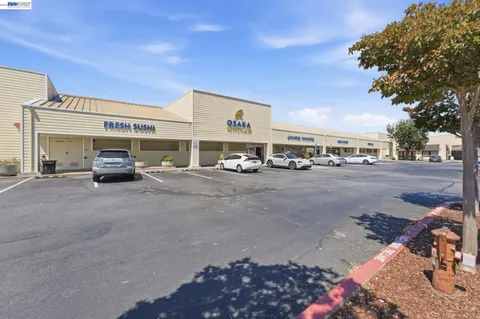 $745,000 | 1075 Shell Boulevard, Unit 11, Foster City, CA 94404