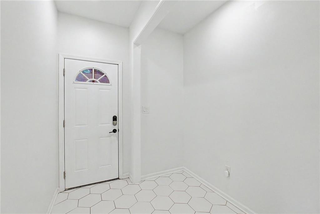 827 Elbert Street Southwest Atlanta, GA 30310 - Photo 23 of 33 a view of an empty room