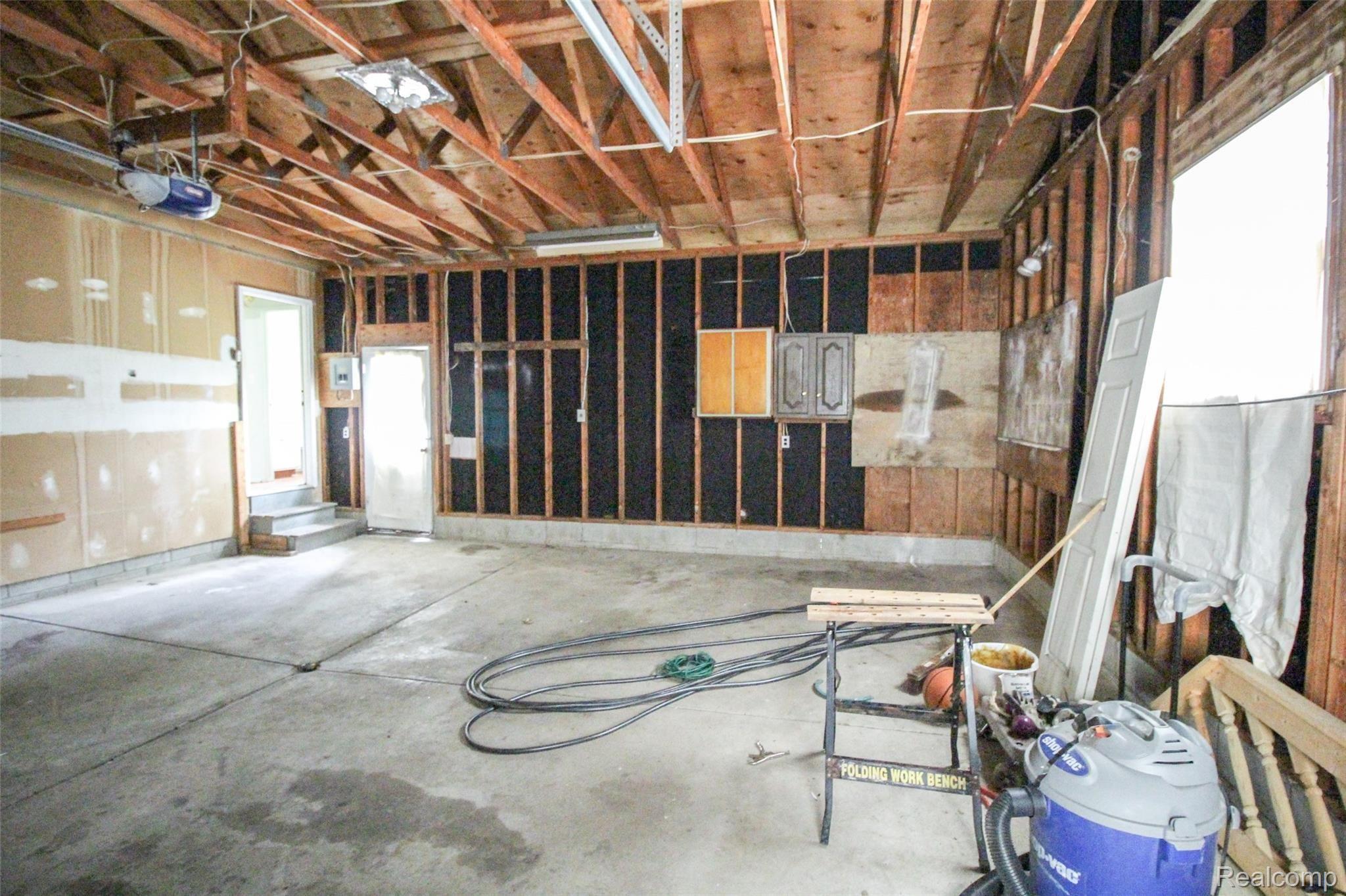 1258 Stonehenge Road Flint, MI 48532 - Photo 23 of 30 24.jpg