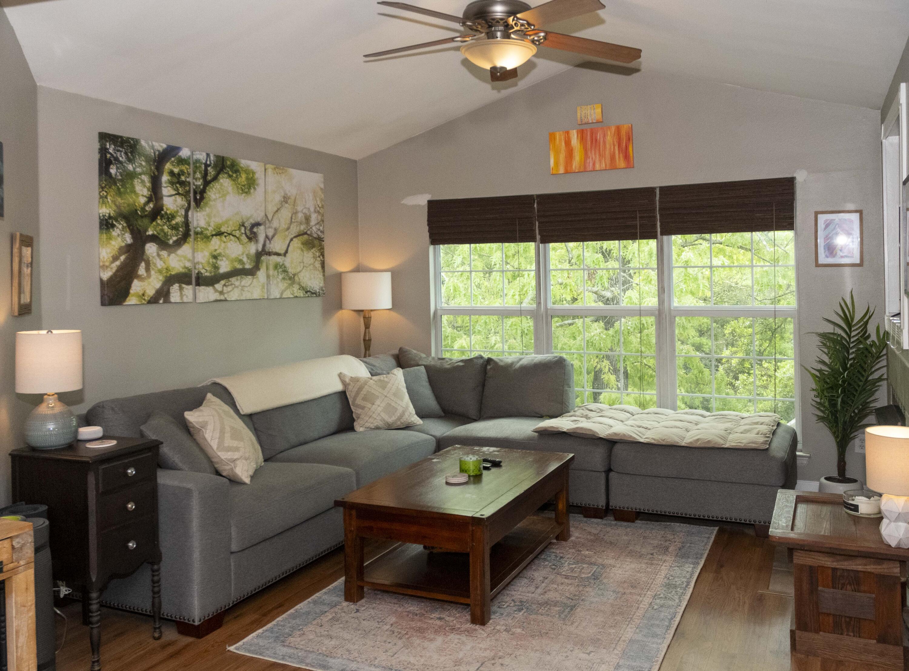 12303 Daniel Ellis0010