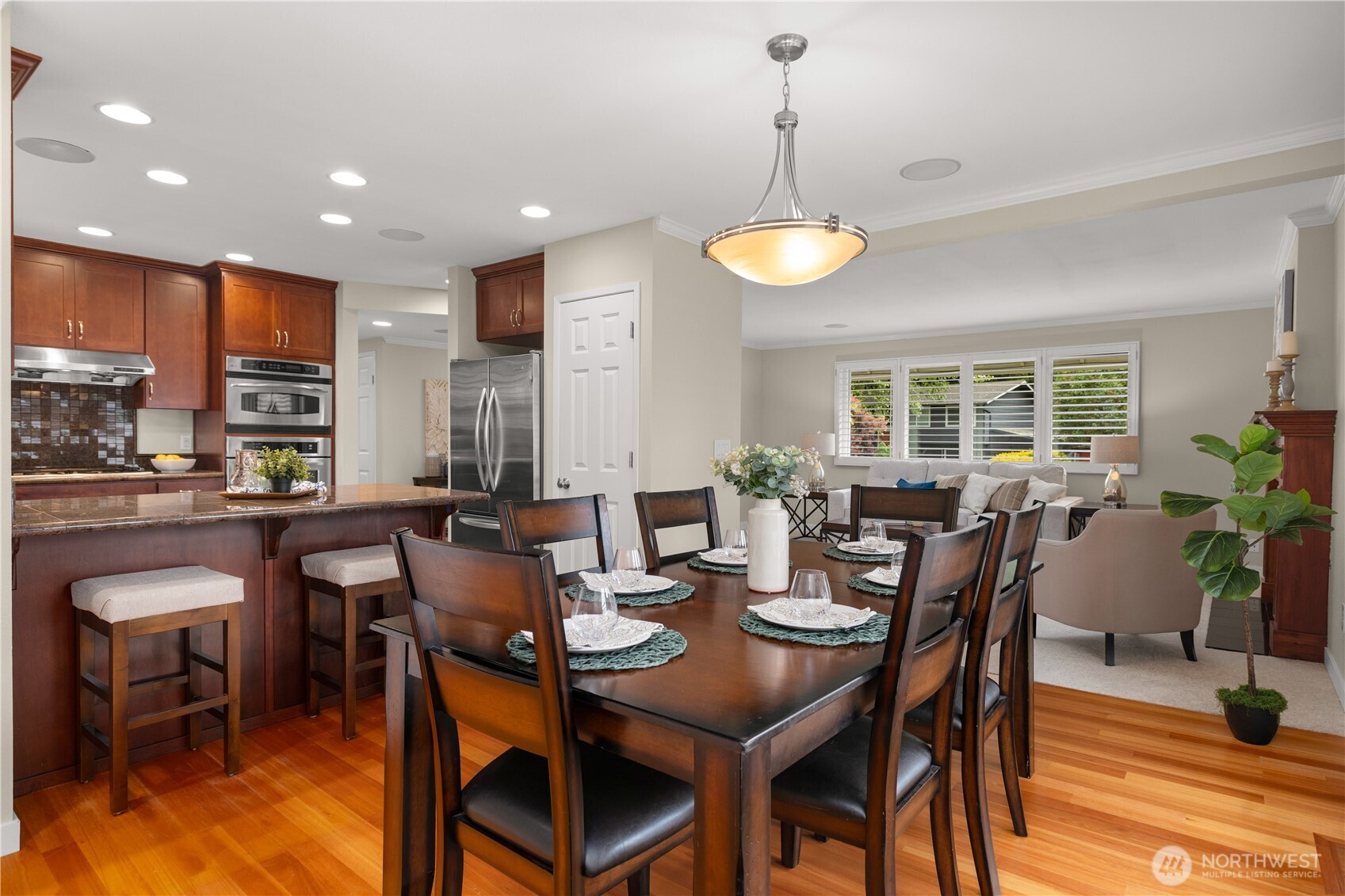 14518 112th Avenue Northeast Kirkland, WA 98034 - Photo 14 of 38
