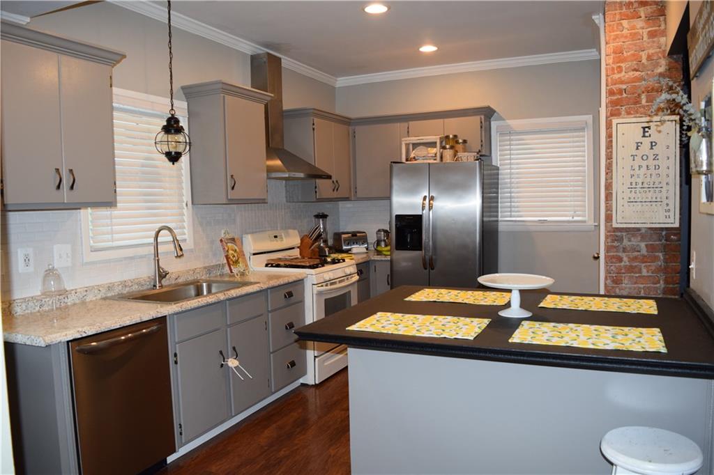 1702 Ridge Avenue Coraopolis, PA 15108 - Photo 11 of 25 Gallery Image 11