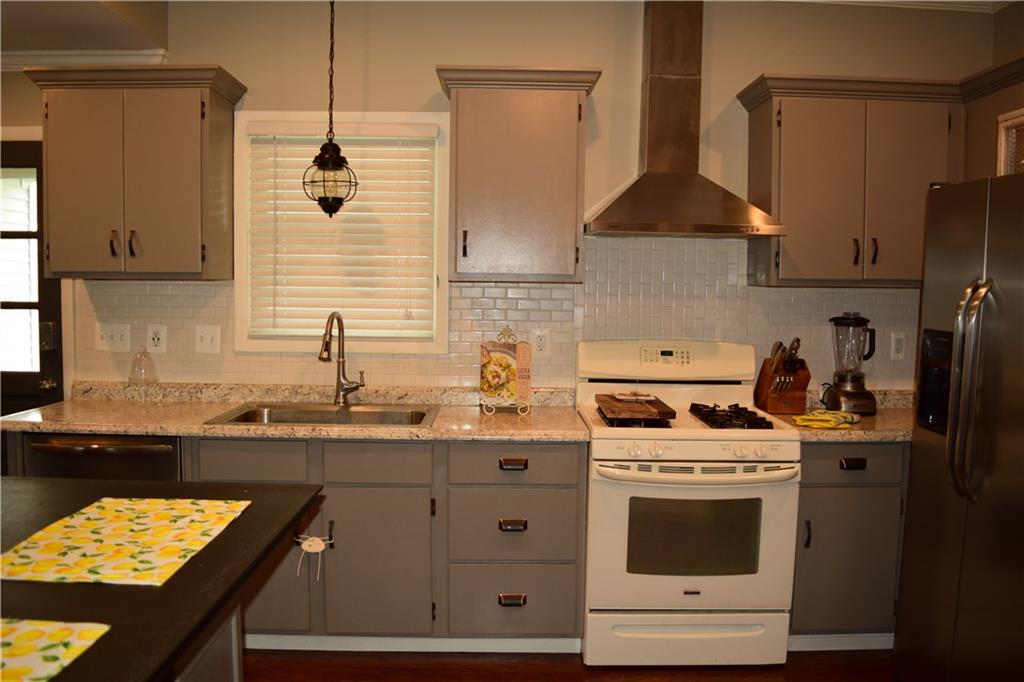 1702 Ridge Avenue Coraopolis, PA 15108 - Photo 13 of 25 Gallery Image 13
