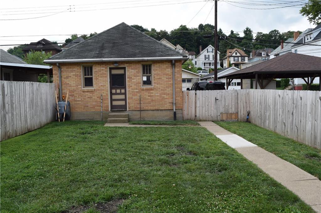 1702 Ridge Avenue Coraopolis, PA 15108 - Photo 22 of 25 Gallery Image 22