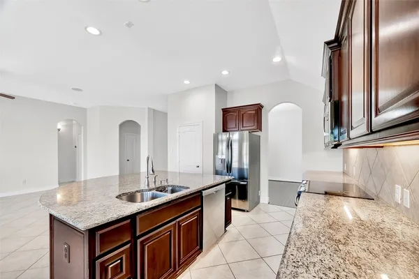 $2,800 | 13603 Summer Cloud Lane, Pearland, TX 77584