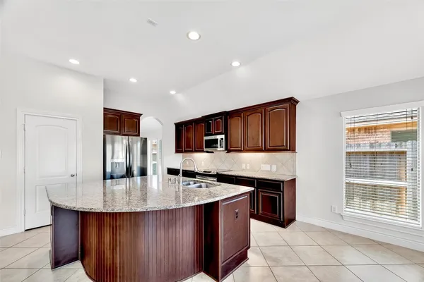 $2,800 | 13603 Summer Cloud Lane, Pearland, TX 77584