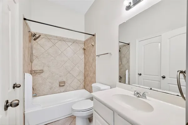 $2,800 | 13603 Summer Cloud Lane, Pearland, TX 77584