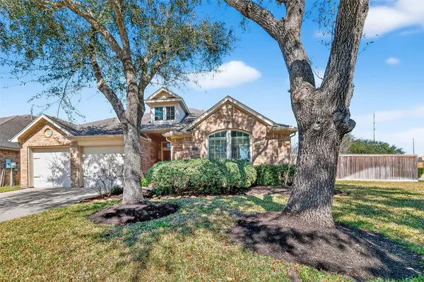 $2,800 | 13603 Summer Cloud Lane, Pearland, TX 77584