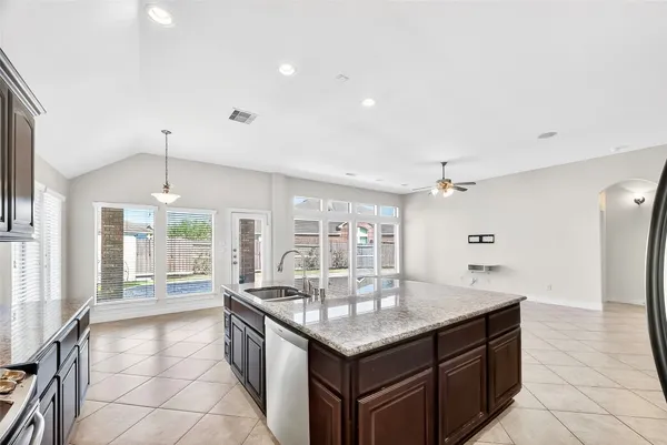 $2,800 | 13603 Summer Cloud Lane, Pearland, TX 77584